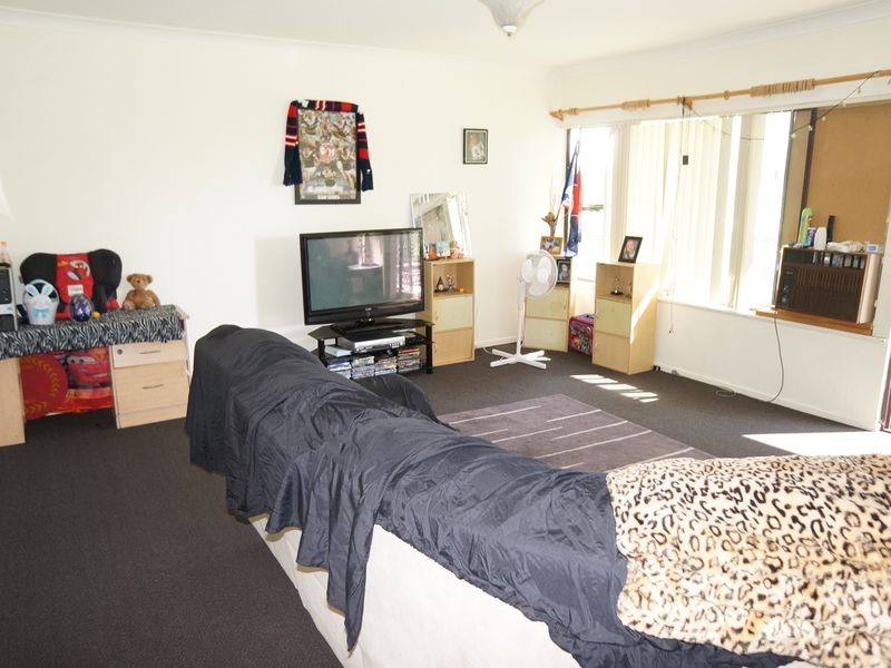 20 Broadoaks Road, Old Bar NSW 2430