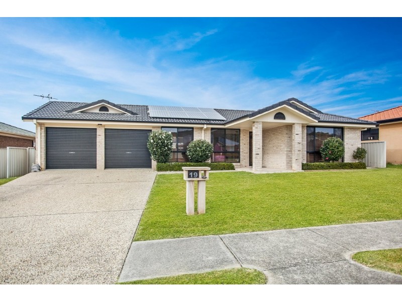 19 Bluehaven Drive, Old Bar NSW 2430