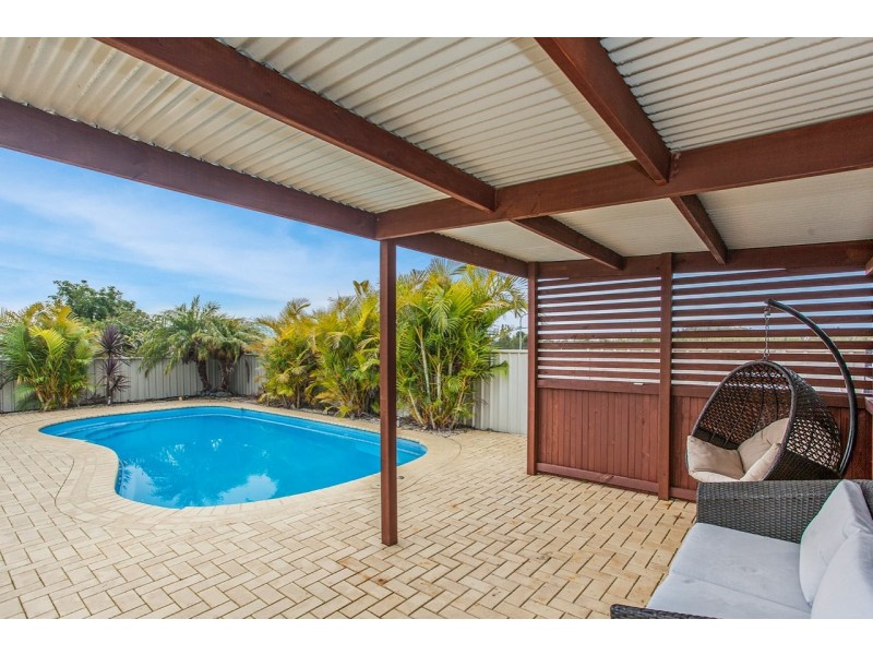 19 Bluehaven Drive, Old Bar NSW 2430
