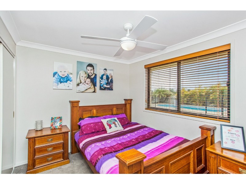 19 Bluehaven Drive, Old Bar NSW 2430
