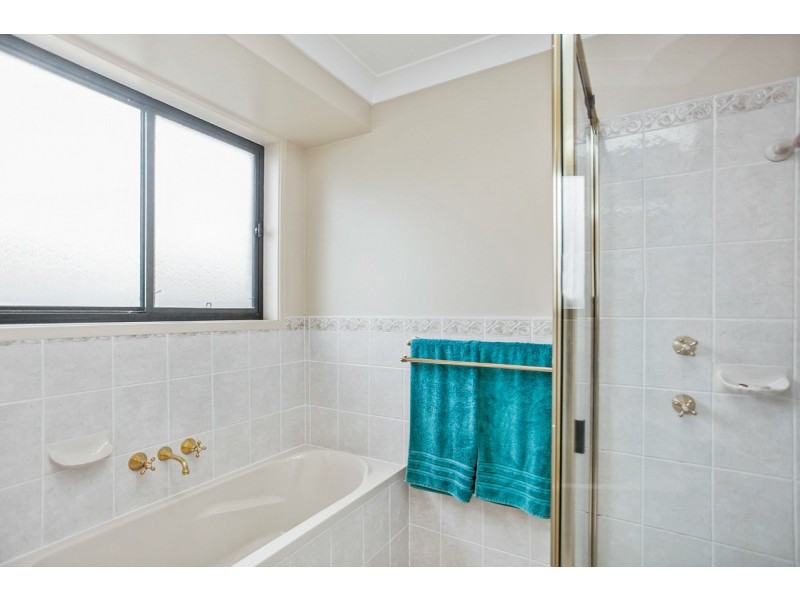 19 Bluehaven Drive, Old Bar NSW 2430