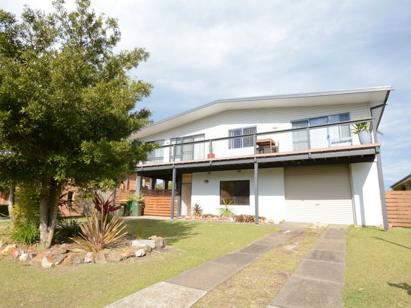 16 Old Bar Road, Old Bar NSW 2430