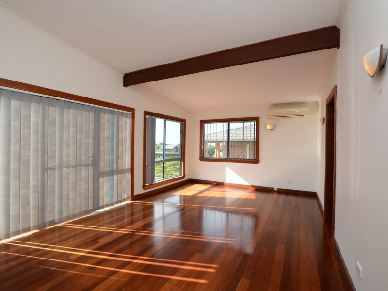 16 Old Bar Road, Old Bar NSW 2430