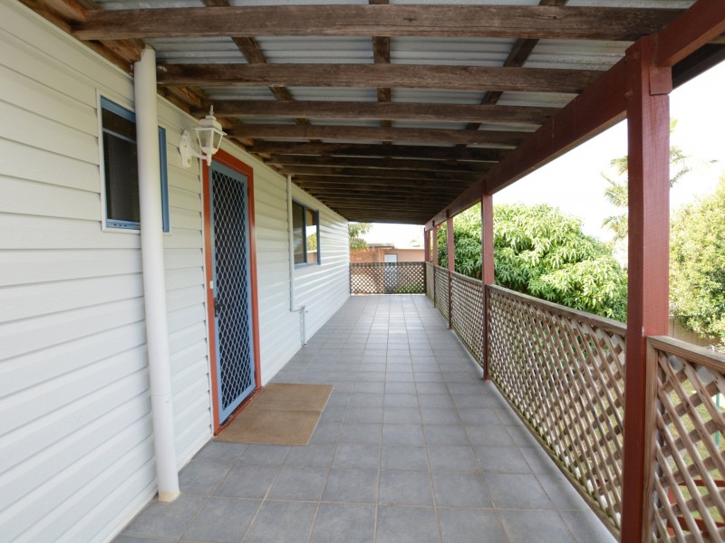 16 Old Bar Road, Old Bar NSW 2430