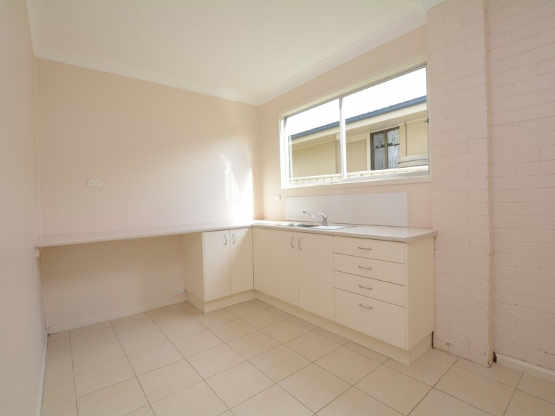 16 Old Bar Road, Old Bar NSW 2430