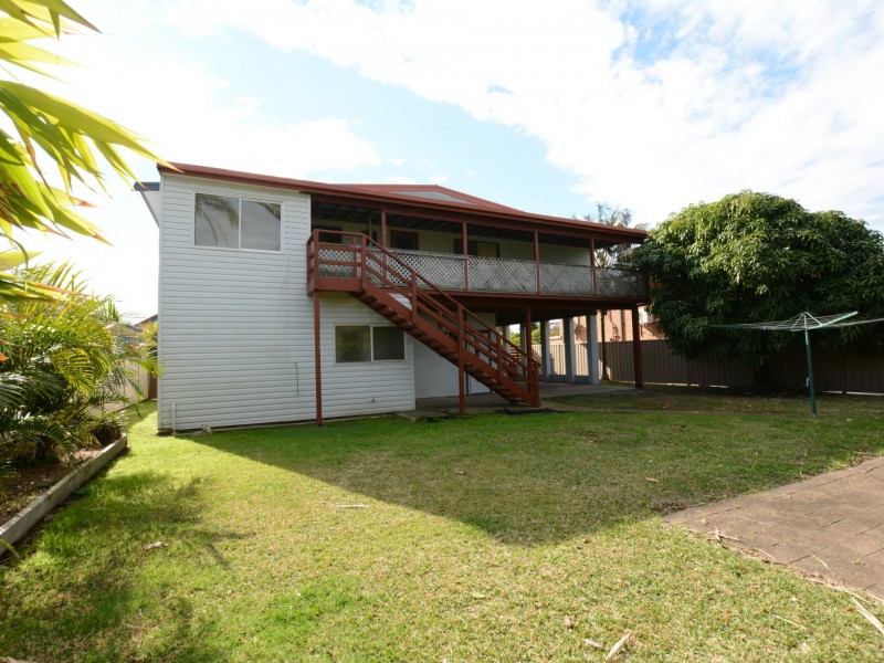 16 Old Bar Road, Old Bar NSW 2430