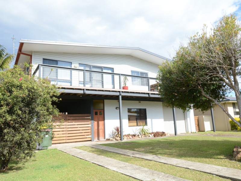 16 Old Bar Road, Old Bar NSW 2430