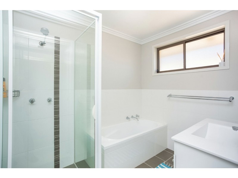 2/19 Banyula Drive, Old Bar NSW 2430