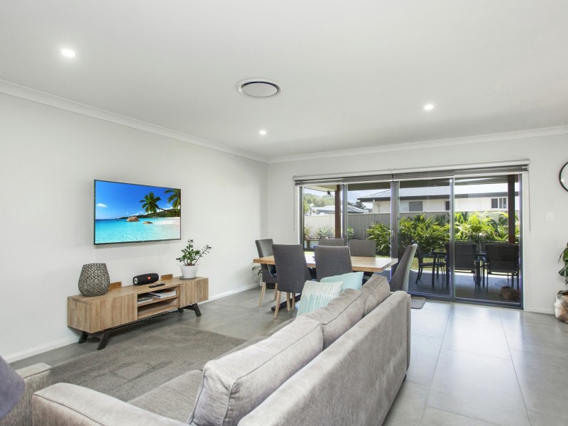 34 Bluehaven Drive, Old Bar NSW 2430