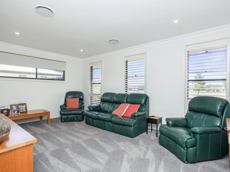 34 Bluehaven Drive, Old Bar NSW 2430