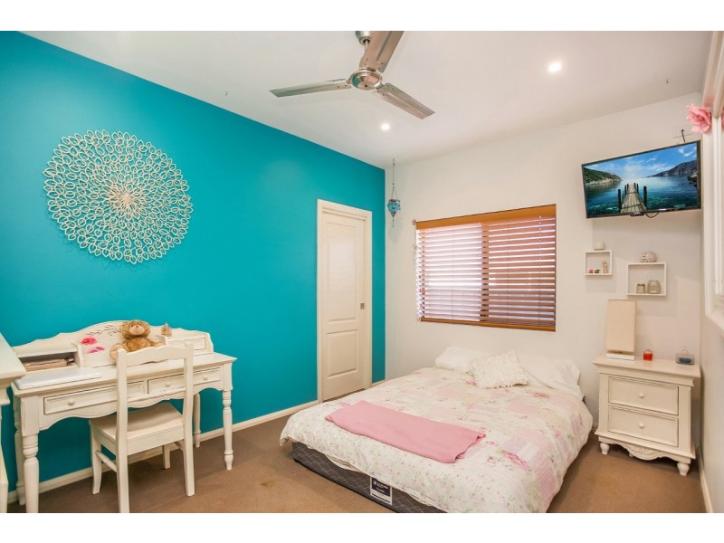 38 Bluehaven Drive, Old Bar NSW 2430