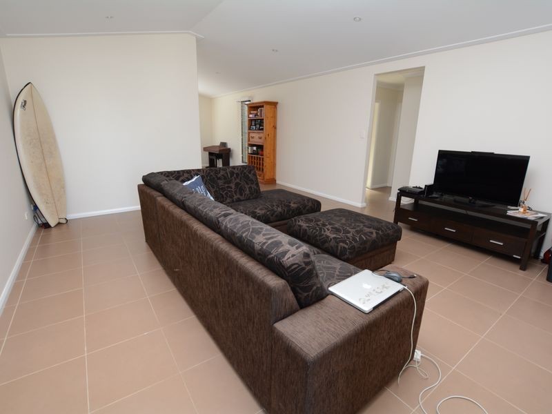 16b Mistral Place, Old Bar NSW 2430