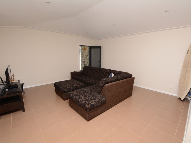 16b Mistral Place, Old Bar NSW 2430