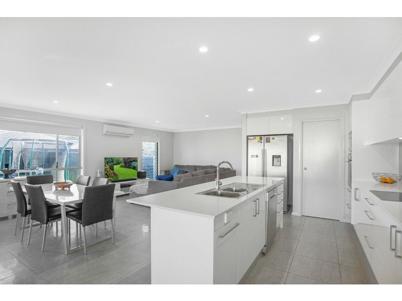 12 Howard Street, Wallabi Point NSW 2430