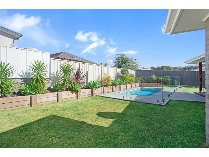 12 Howard Street, Wallabi Point NSW 2430