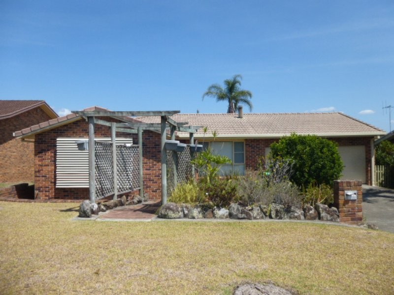 43 Molong Road, Old Bar NSW 2430