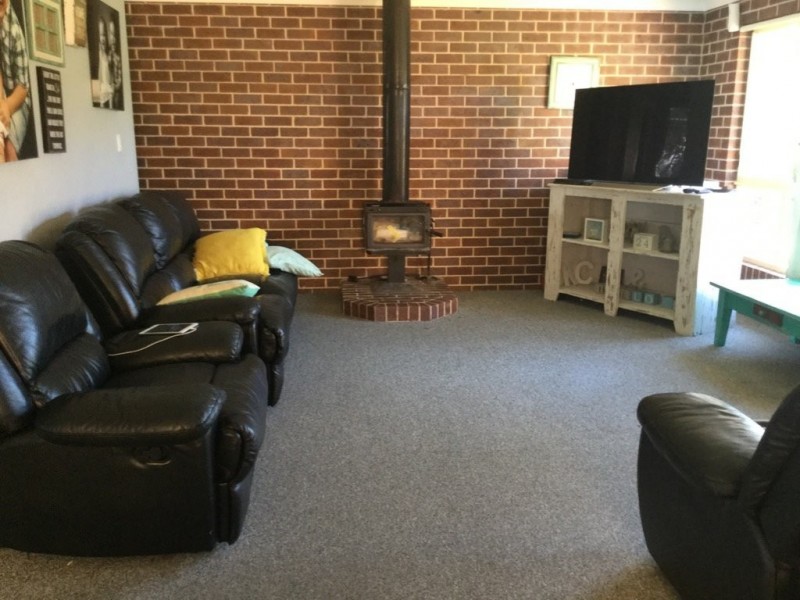 43 Molong Road, Old Bar NSW 2430