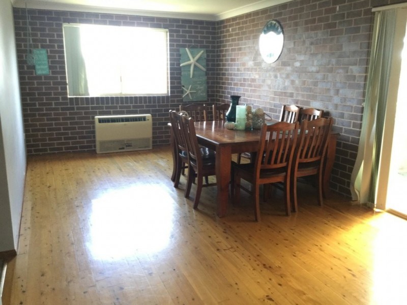 43 Molong Road, Old Bar NSW 2430
