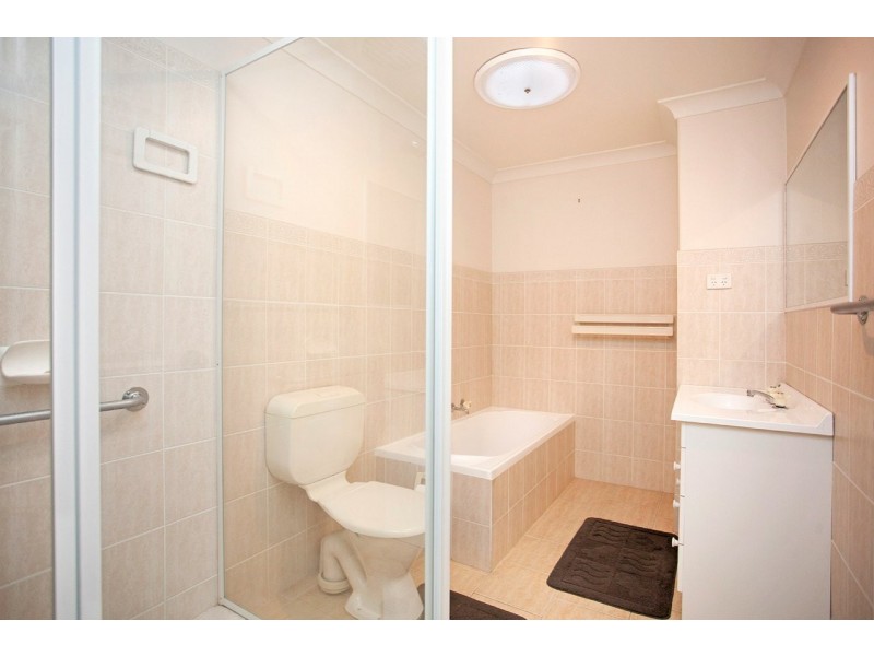 1/76 Old Bar Road, Old Bar NSW 2430