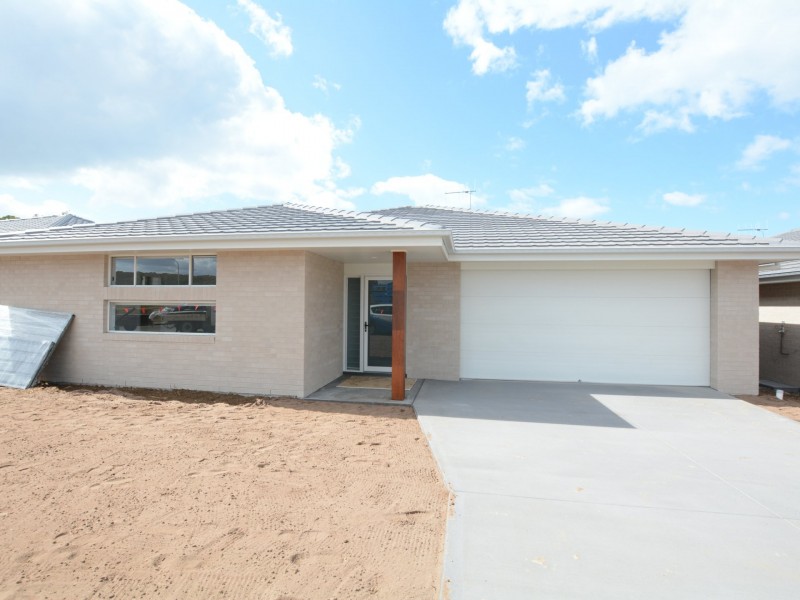 4a Egret Street, Old Bar NSW 2430