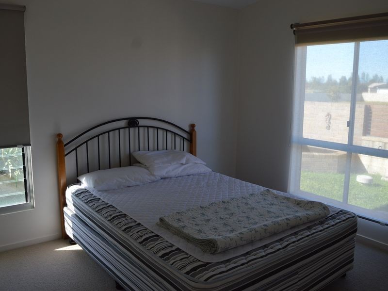 22 Bluehaven Drive, Old Bar NSW 2430