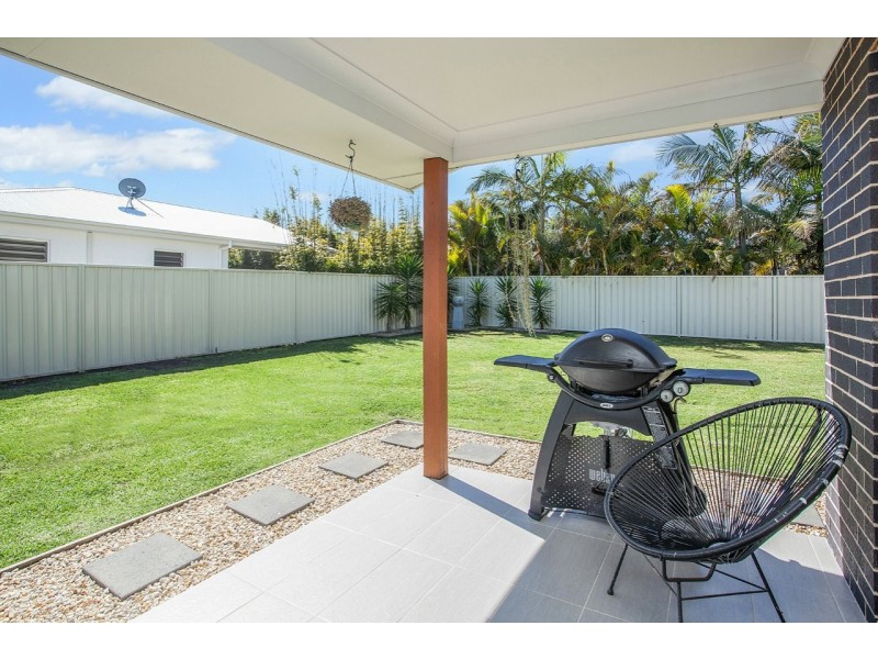 17 Shantull Drive, Wallabi Point NSW 2430
