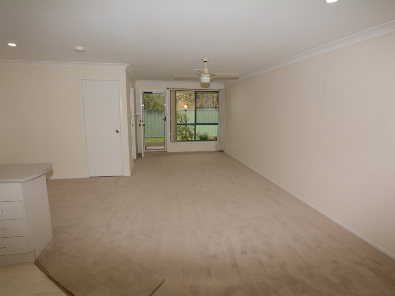 Unit 2/26 Old Bar Road, Old Bar NSW 2430