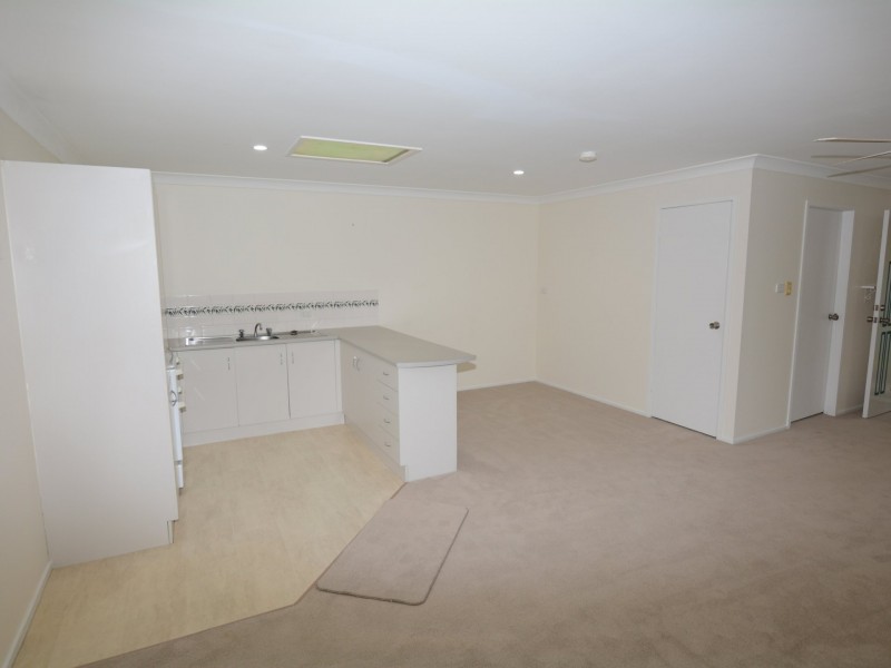 Unit 2/26 Old Bar Road, Old Bar NSW 2430