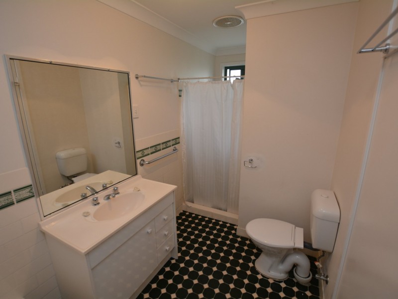 Unit 2/26 Old Bar Road, Old Bar NSW 2430