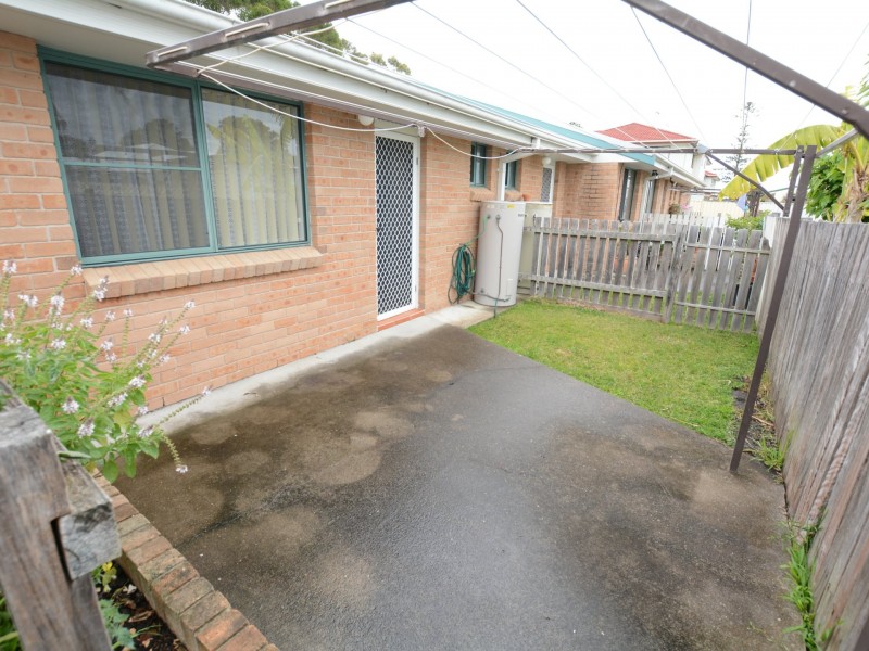 Unit 2/26 Old Bar Road, Old Bar NSW 2430