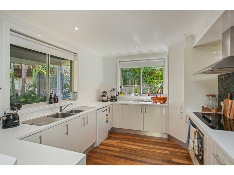 20 Surfsound Avenue, Wallabi Point NSW 2430