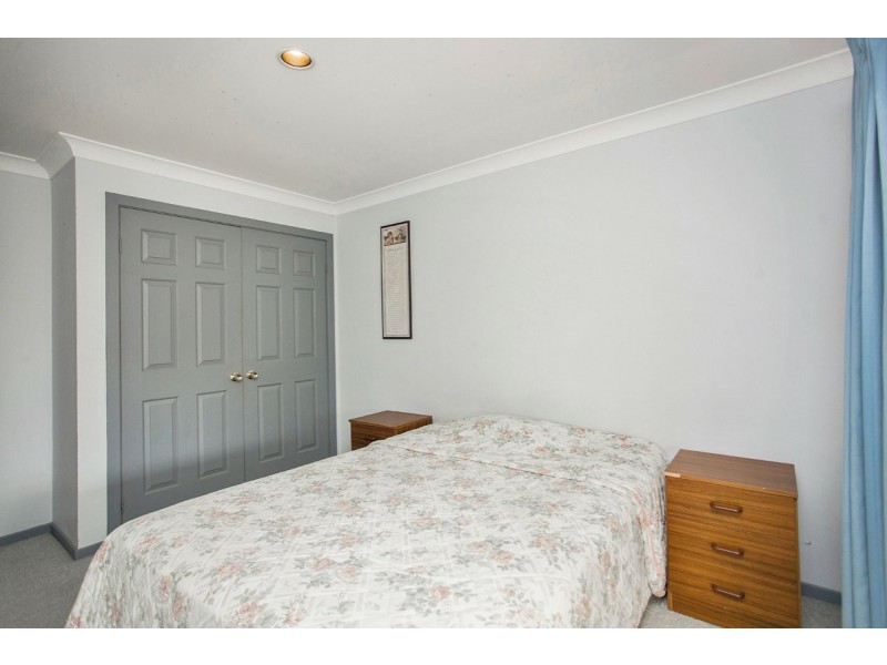 2/6 Casuarina Close, Old Bar NSW 2430