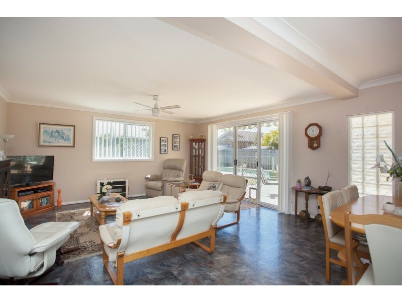 63 Clerke Street, Old Bar NSW 2430