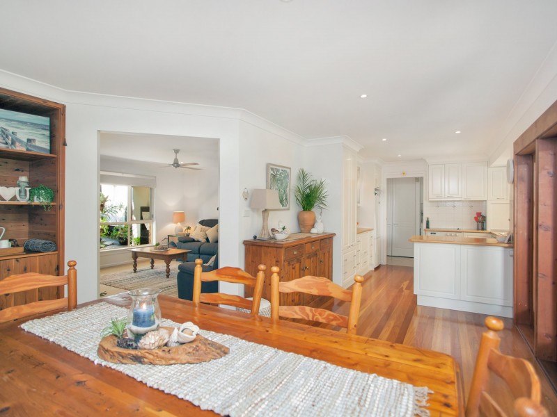 51 Molong Road, Old Bar NSW 2430