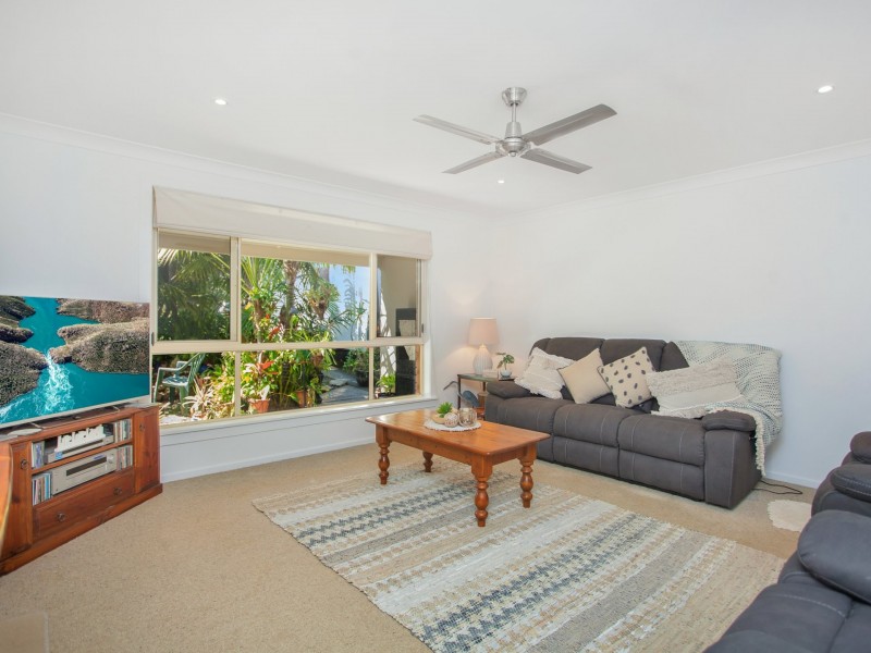 51 Molong Road, Old Bar NSW 2430