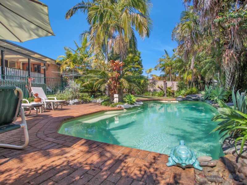 51 Molong Road, Old Bar NSW 2430