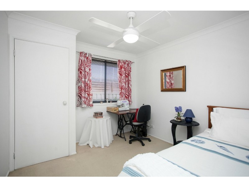 55 Bluehaven Drive, Old Bar NSW 2430