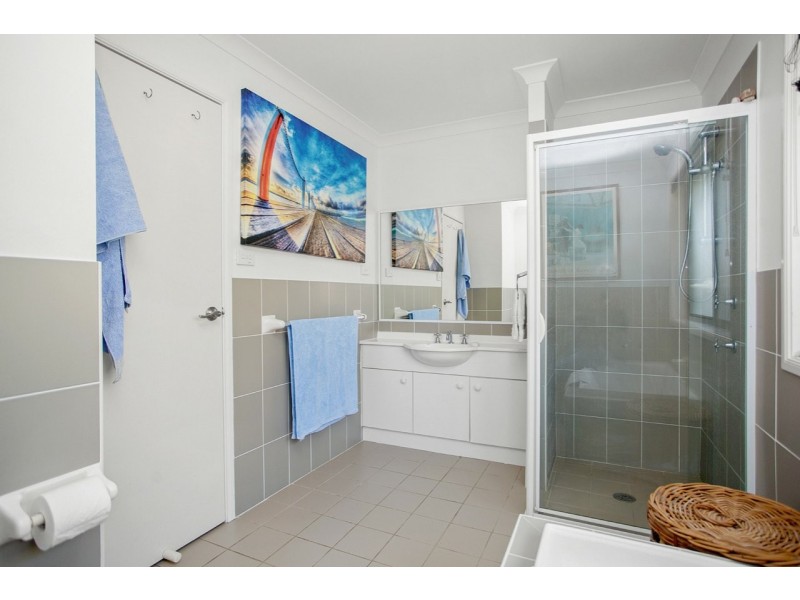 55 Bluehaven Drive, Old Bar NSW 2430