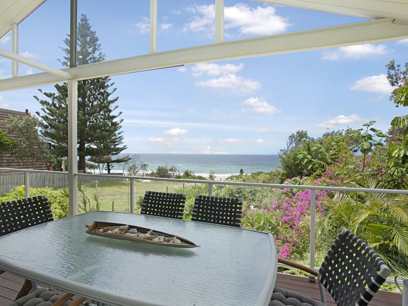 18 Lewis Street, Old Bar NSW 2430