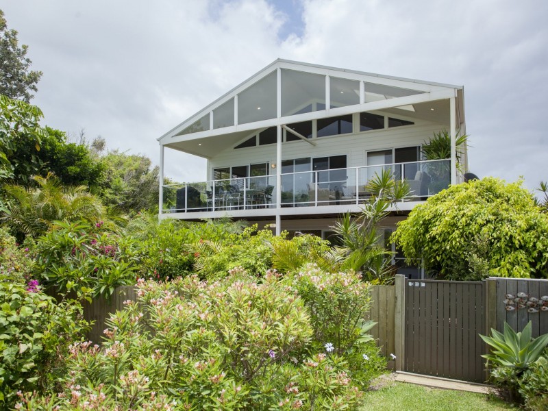 18 Lewis Street, Old Bar NSW 2430