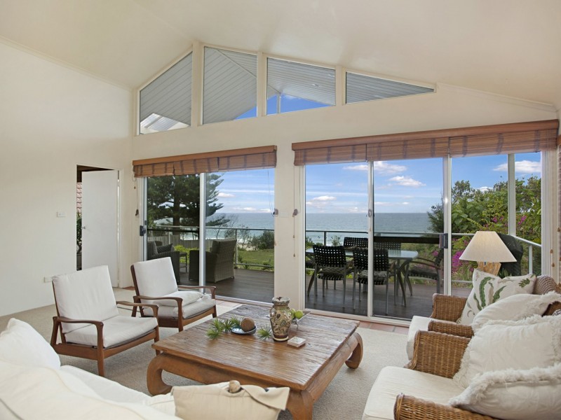 18 Lewis Street, Old Bar NSW 2430