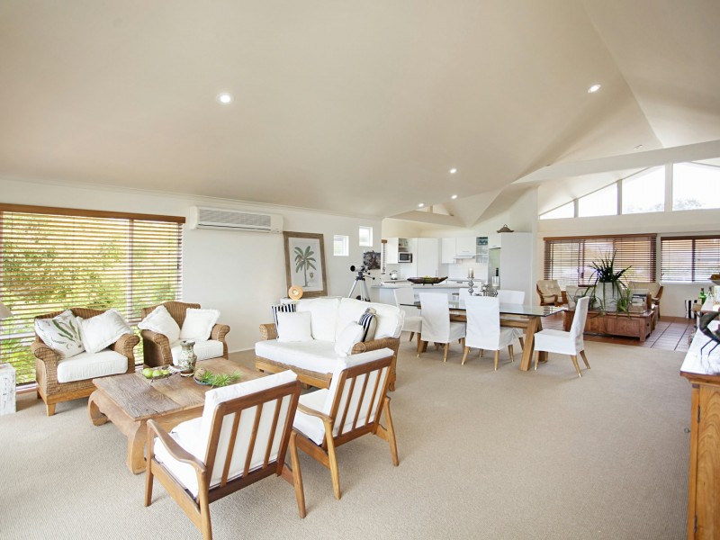 18 Lewis Street, Old Bar NSW 2430