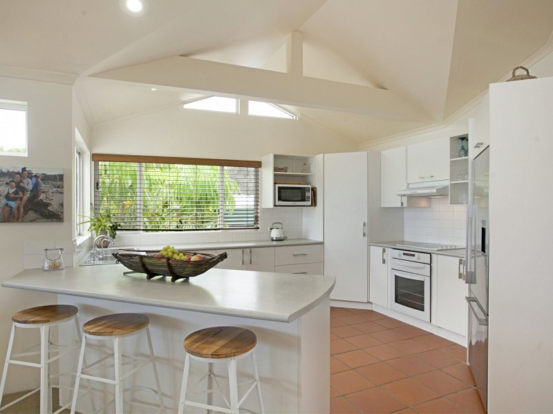 18 Lewis Street, Old Bar NSW 2430