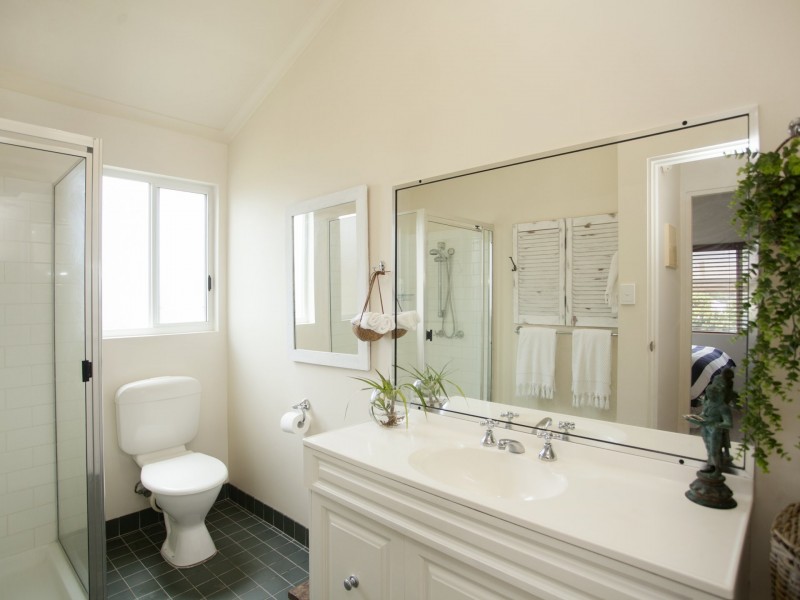 18 Lewis Street, Old Bar NSW 2430