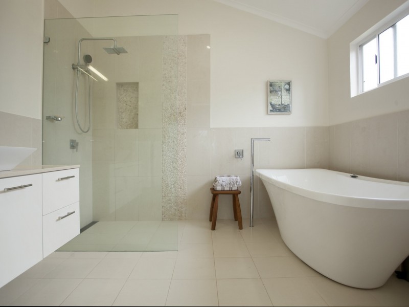 18 Lewis Street, Old Bar NSW 2430