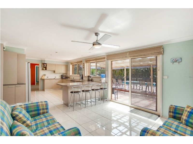 17 South Heron Road, Old Bar NSW 2430