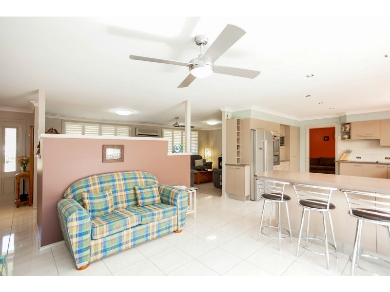 17 South Heron Road, Old Bar NSW 2430