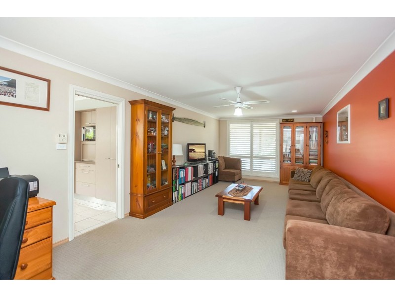 17 South Heron Road, Old Bar NSW 2430