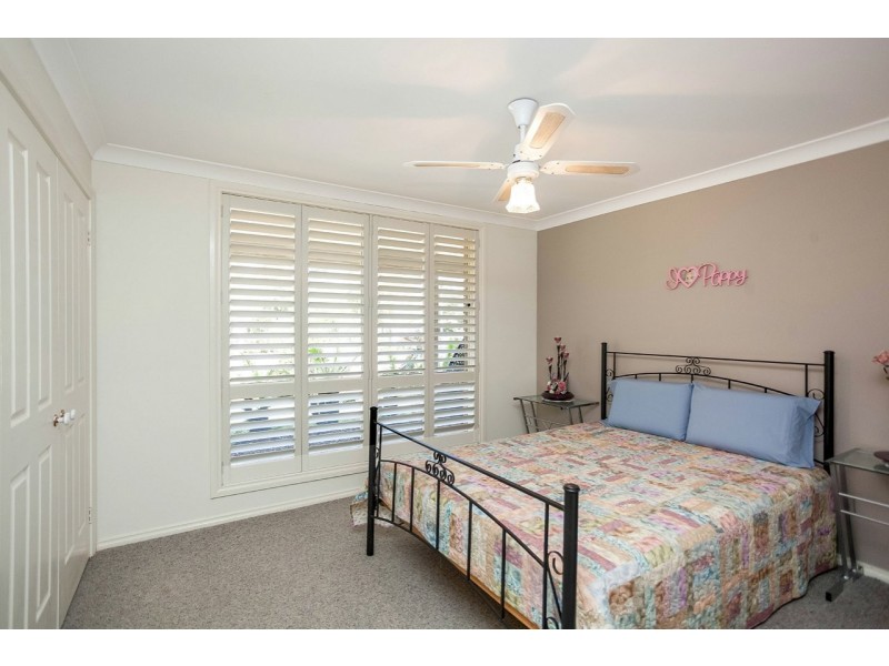 17 South Heron Road, Old Bar NSW 2430