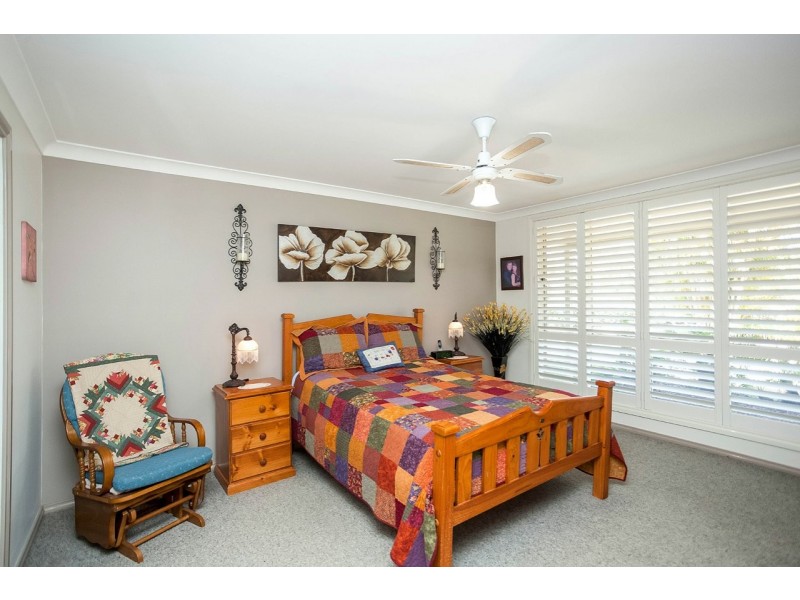 17 South Heron Road, Old Bar NSW 2430